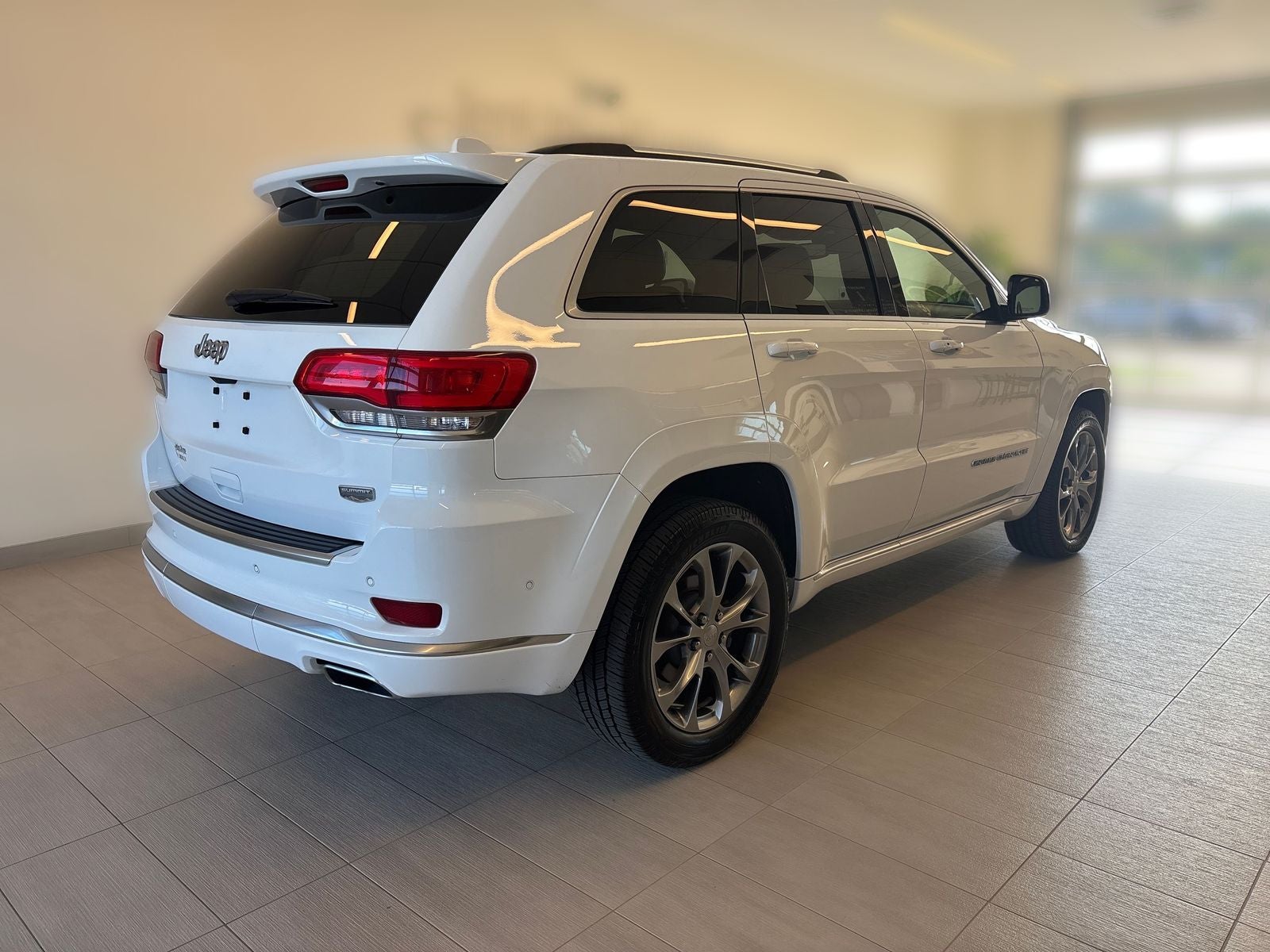 2020 Jeep Grand Cherokee Summit