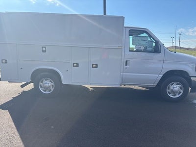 2025 Ford E-350SD Cutaway