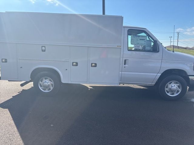 2025 Ford E-350SD Cutaway