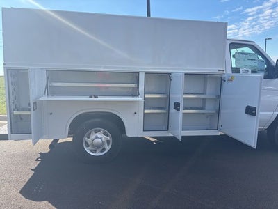2025 Ford E-350SD Cutaway