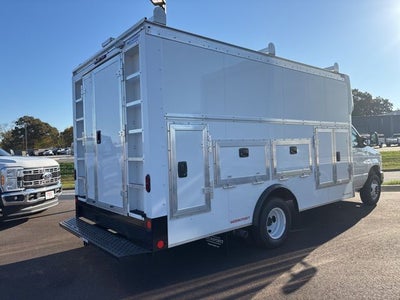 2026 Ford E-450SD DRW