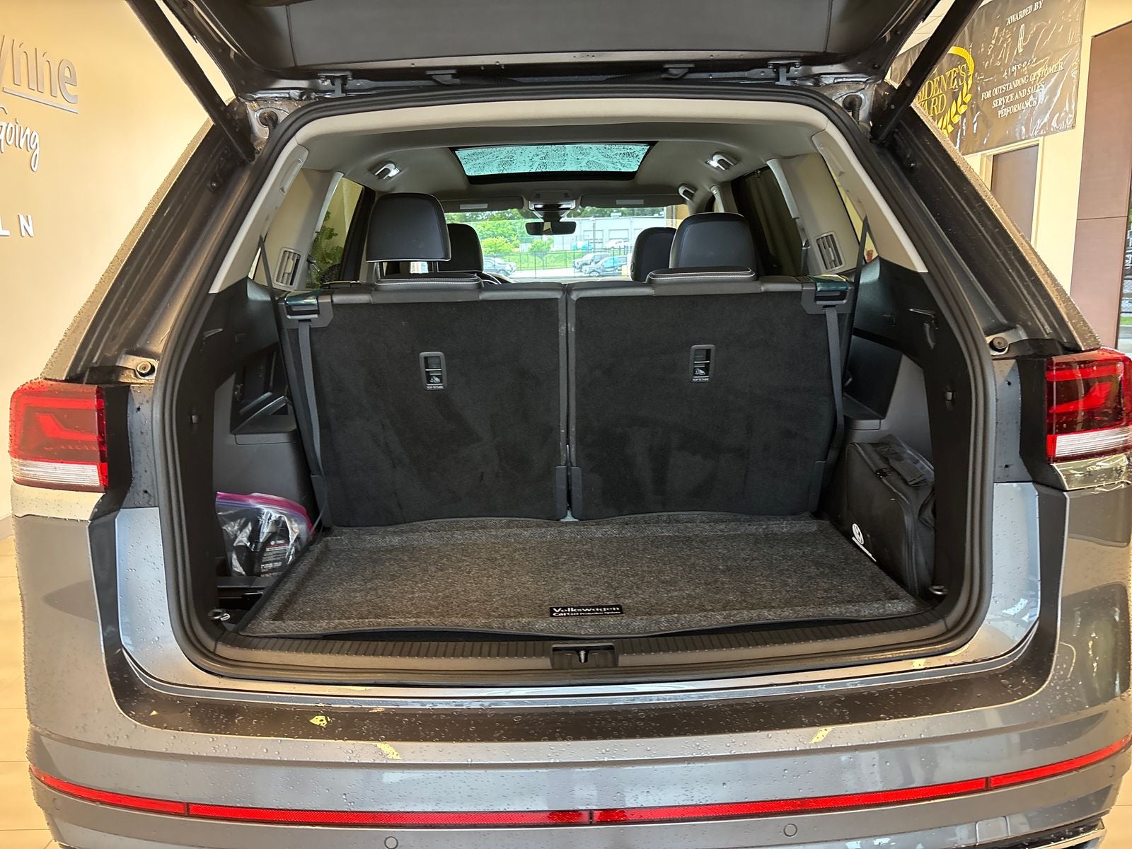 2024 Volkswagen Atlas 2.0T SEL Premium R-Line