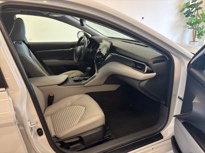 2024 Toyota Camry Hybrid SE