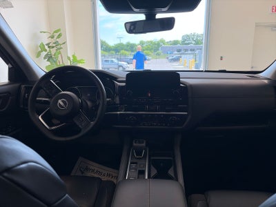 2023 Nissan Pathfinder SL