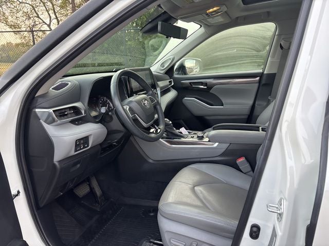 2022 Toyota Highlander Platinum