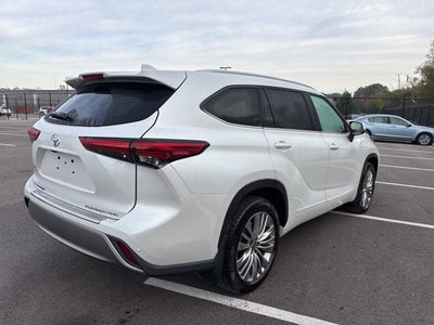 2022 Toyota Highlander Platinum