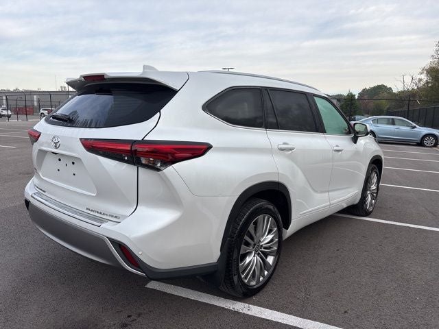 2022 Toyota Highlander Platinum