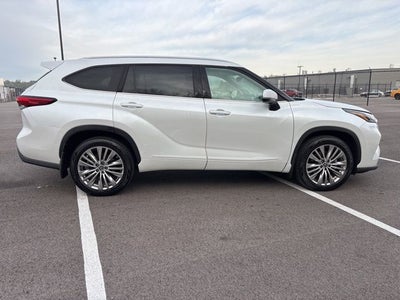 2022 Toyota Highlander Platinum
