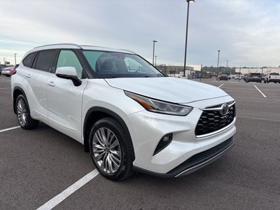 2022 Toyota Highlander Platinum