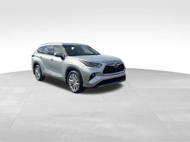 2025 Toyota Highlander Base