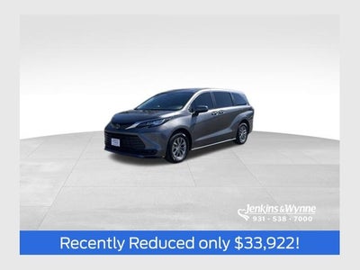 2023 Toyota Sienna LE 8 Passenger