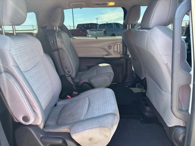 2023 Toyota Sienna LE 8 Passenger