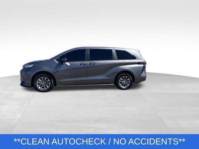 2023 Toyota Sienna LE 8 Passenger