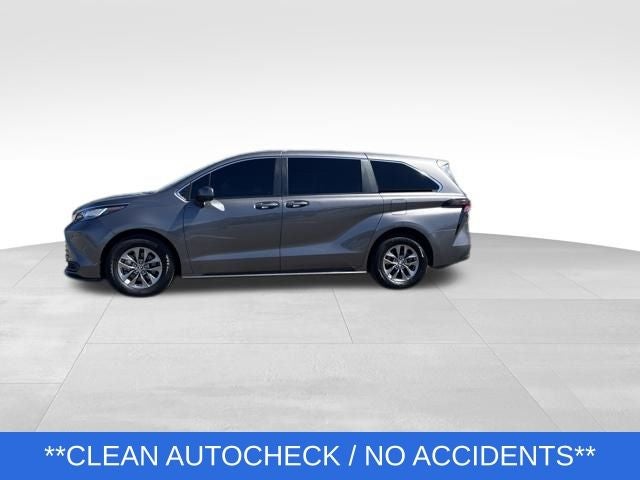 2023 Toyota Sienna LE 8 Passenger