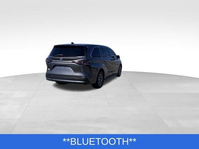 2023 Toyota Sienna LE 8 Passenger
