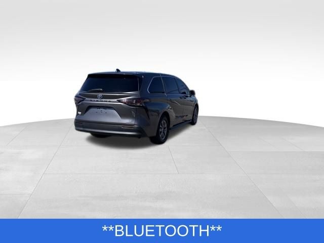 2023 Toyota Sienna LE 8 Passenger