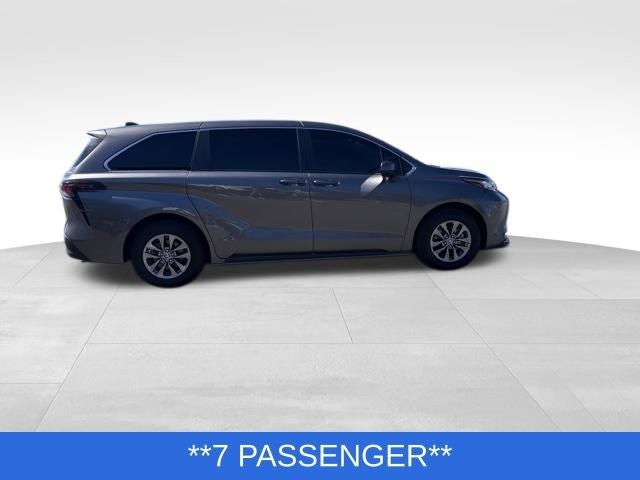 2023 Toyota Sienna LE 8 Passenger