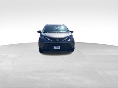 2023 Toyota Sienna LE 8 Passenger