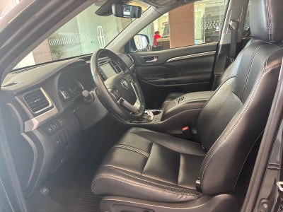 2017 Toyota Highlander SE