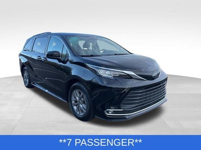 2023 Toyota Sienna XLE